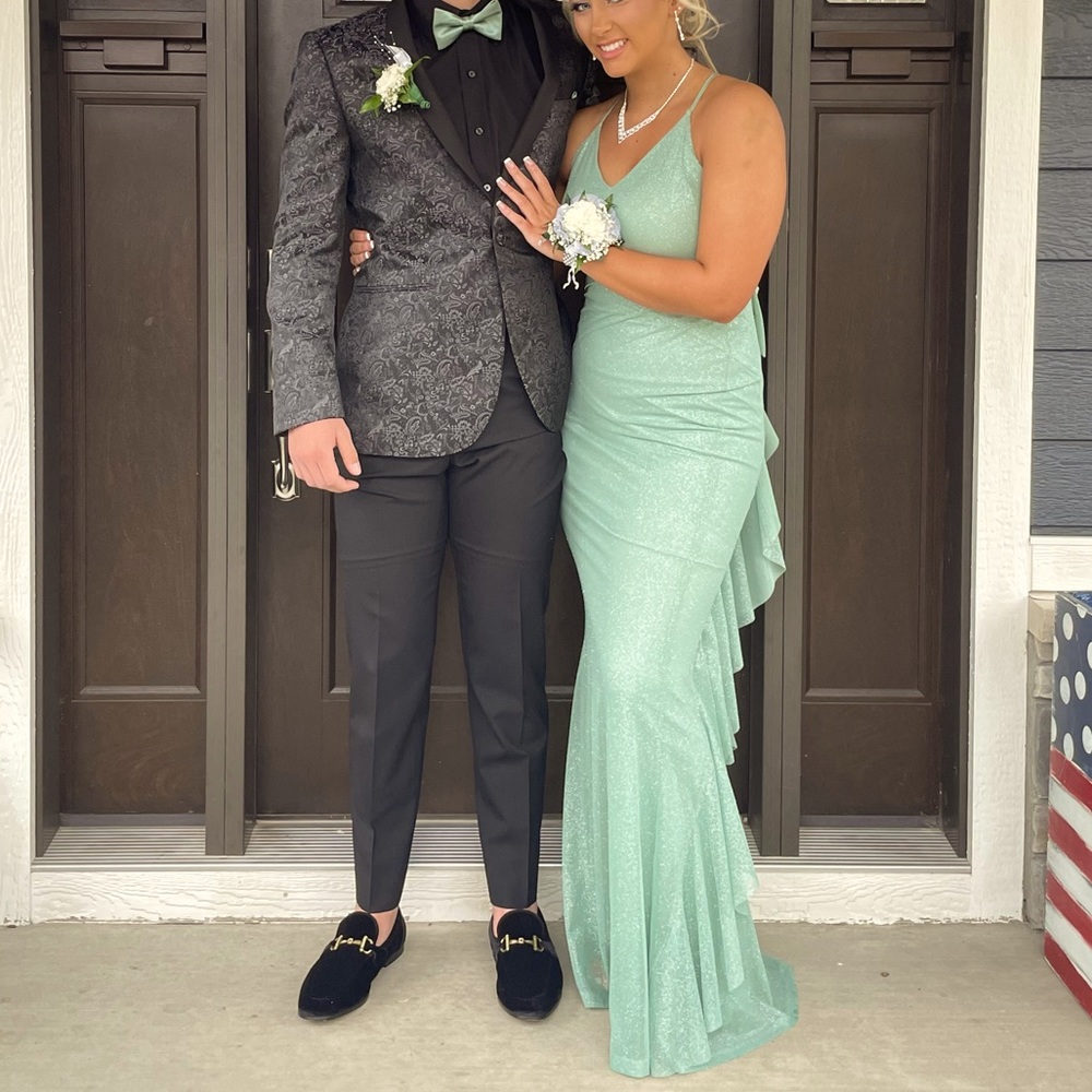 Sage green glitter prom dress / very flattering / very comfortable / size medium